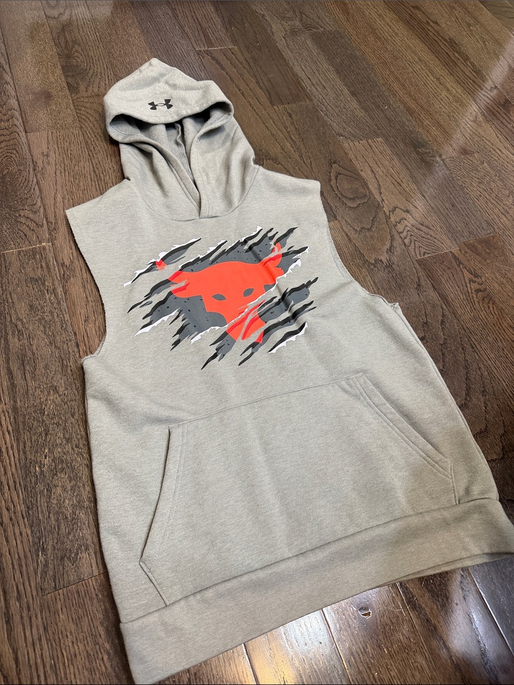 Under Armour YL Light Gray Sleeveless Hoodie with Red Graphic
